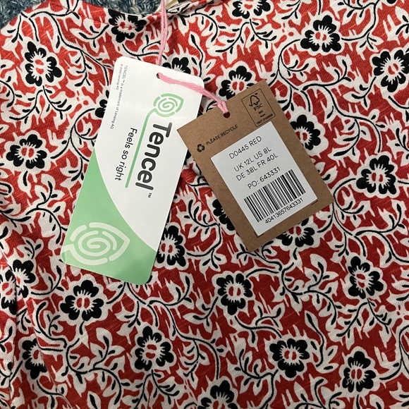 NWT - Boden Knot Front Tencel Jersey Dress - Red Floral - Size 8L - Picture 10 of 11